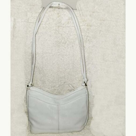 NEW WHITE SHOULDER HANDBAG, GOLD TONE HAEDWARE, 12.5X9X3.5 WITH AN 18" STRAP - Picture 2 of 4